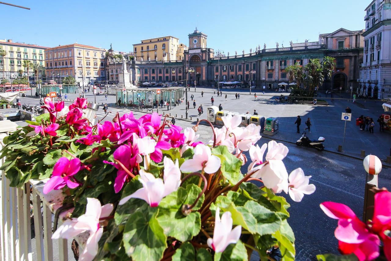 Bed & Breakfast Piazza Dante ナポリ エクステリア 写真